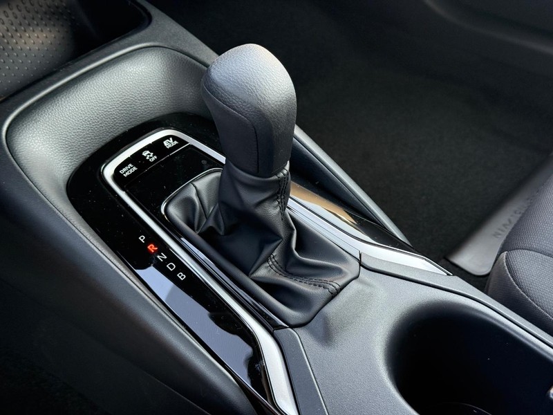 Toyota Corolla Hybrid Vehicle Image 13