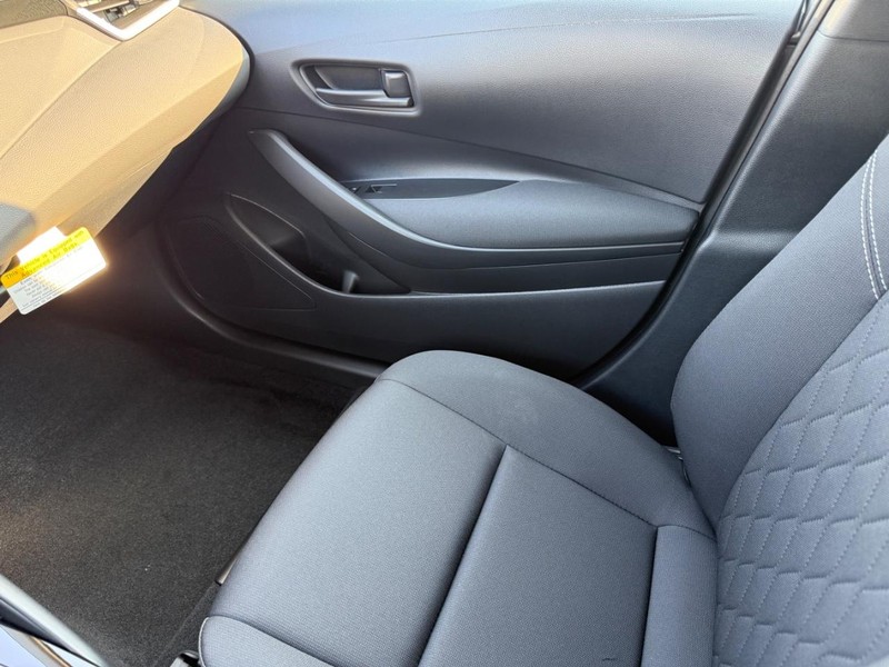 Toyota Corolla Hybrid Vehicle Image 14