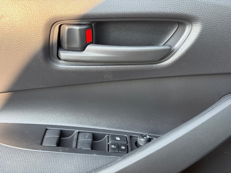 Toyota Corolla Hybrid Vehicle Image 16