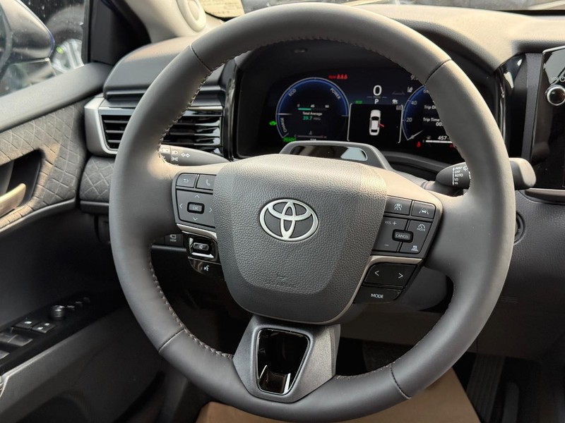 Toyota Camry Vehicle Image 08