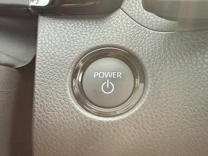 Toyota Camry Vehicle Image 11