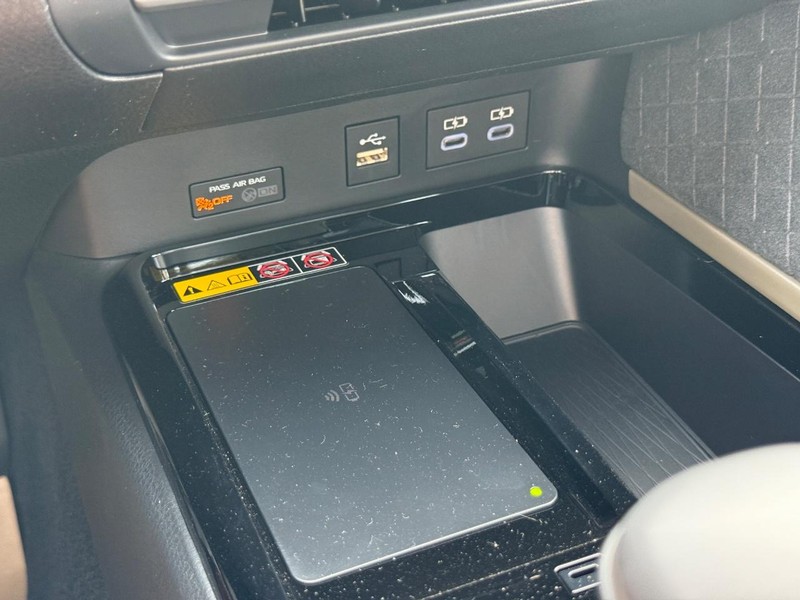 Toyota Camry Vehicle Image 15