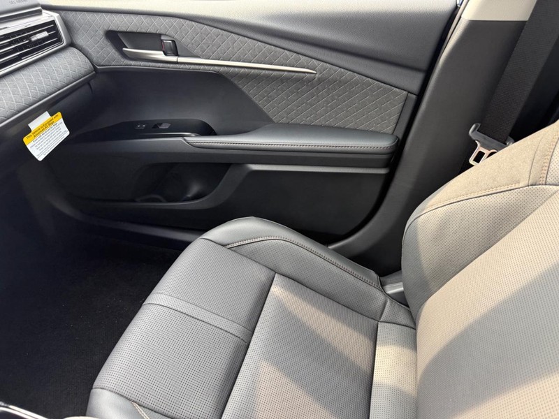 Toyota Camry Vehicle Image 17