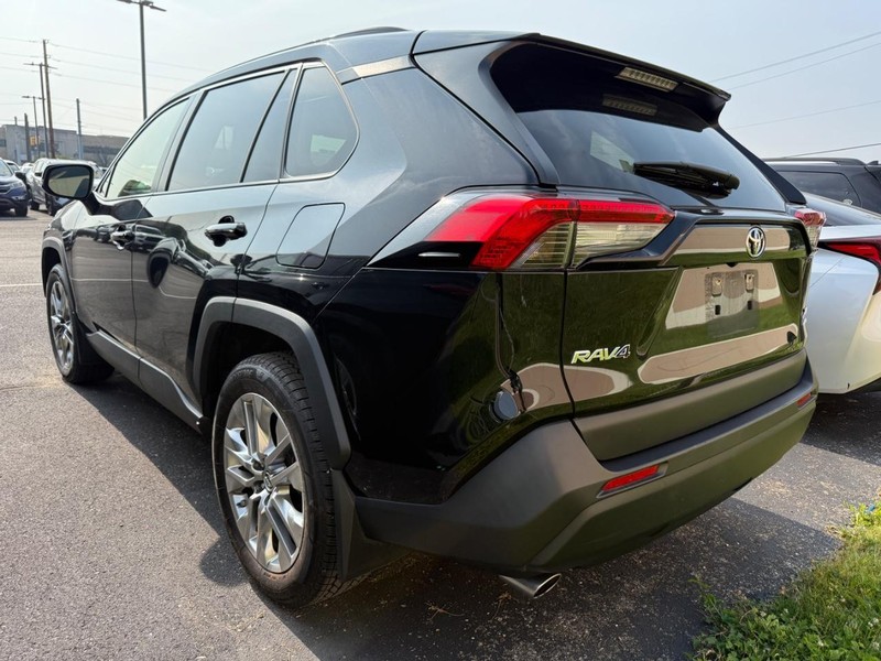Toyota RAV4 Vehicle Image 03