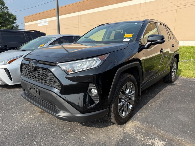 Toyota RAV4 Vehicle Image 04