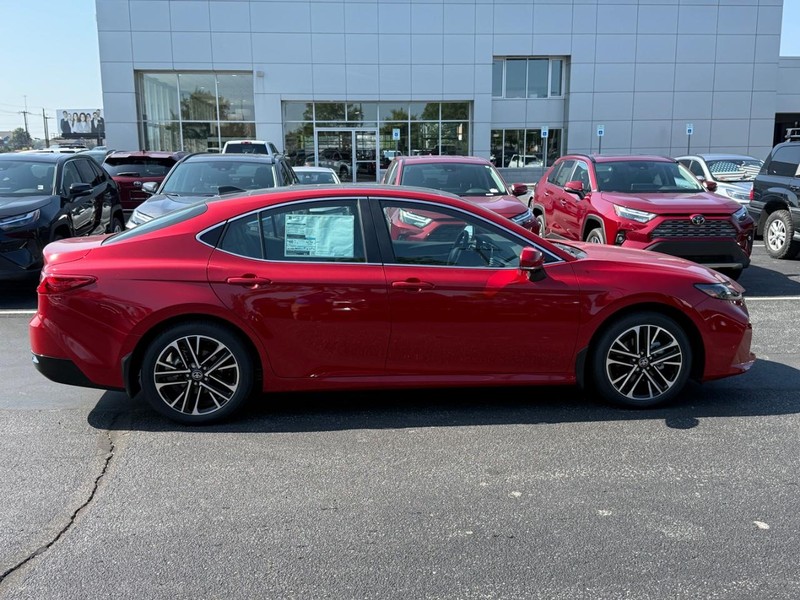 Toyota Camry Vehicle Image 02