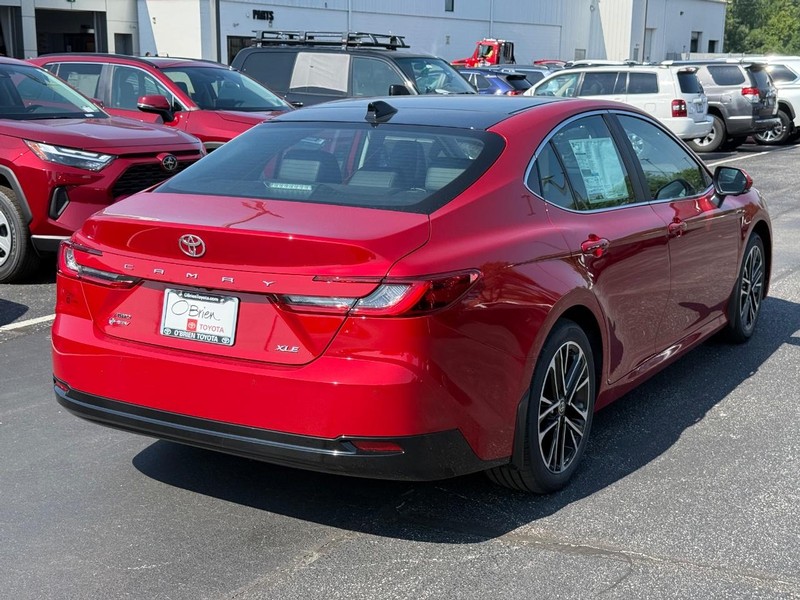 Toyota Camry Vehicle Image 03