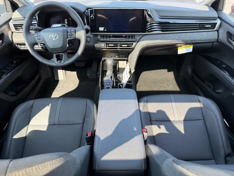 Toyota Camry Vehicle Image 06