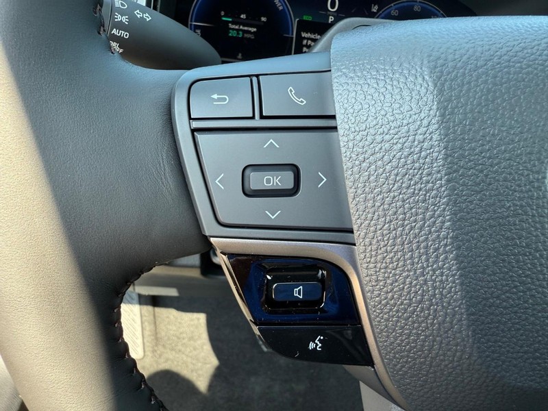 Toyota Camry Vehicle Image 08