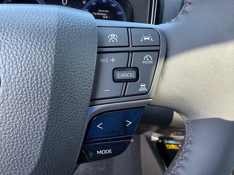 Toyota Camry Vehicle Image 09