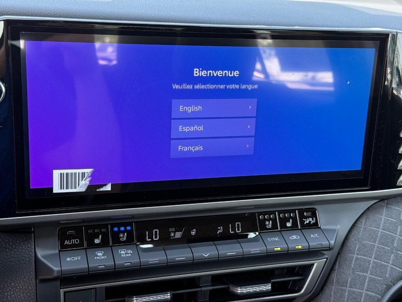 Toyota Camry Vehicle Image 12