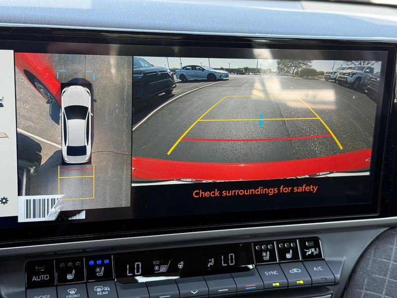 Toyota Camry Vehicle Image 13