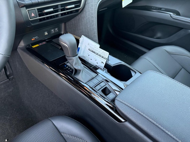 Toyota Camry Vehicle Image 15