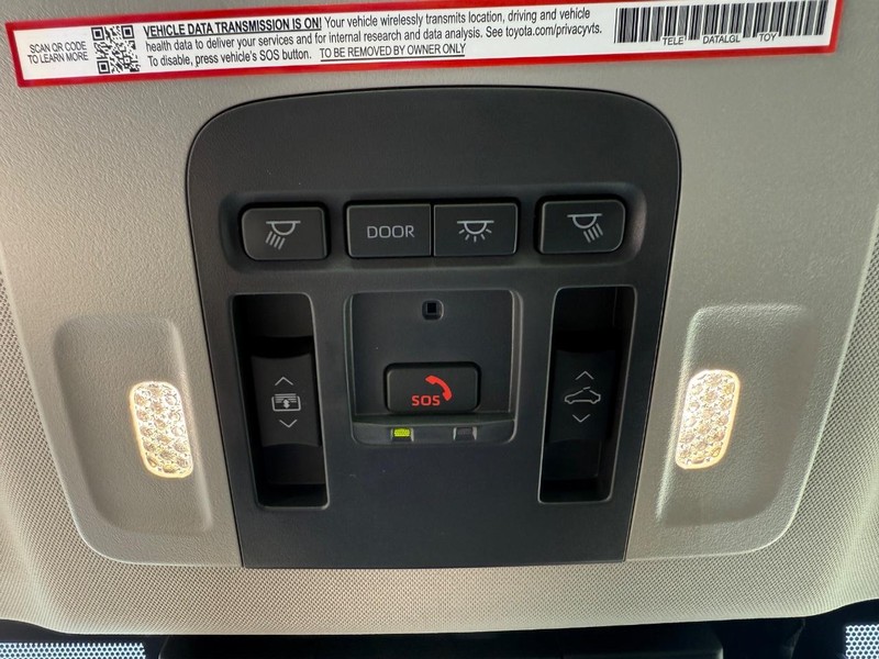 Toyota Camry Vehicle Image 17