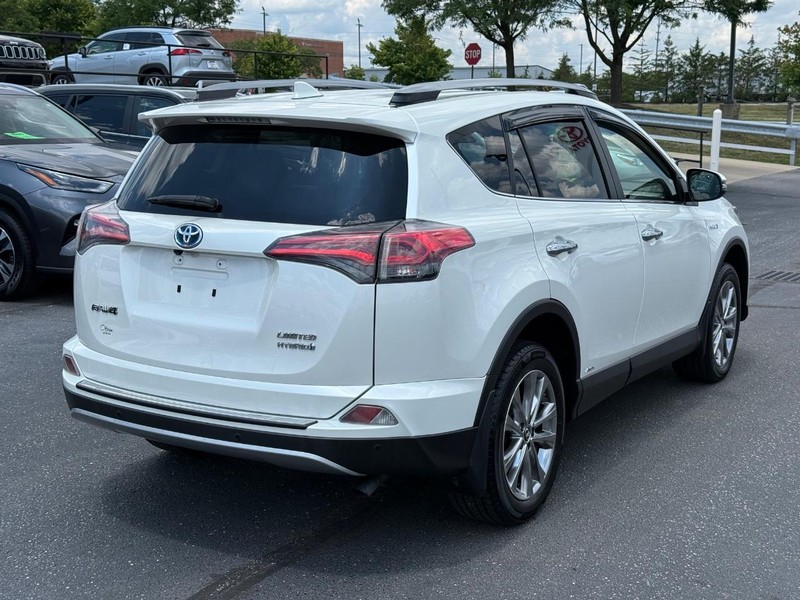 Toyota RAV4 Hybrid Vehicle Image 03