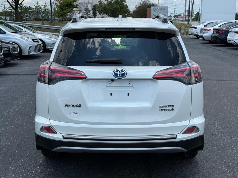 Toyota RAV4 Hybrid Vehicle Image 04