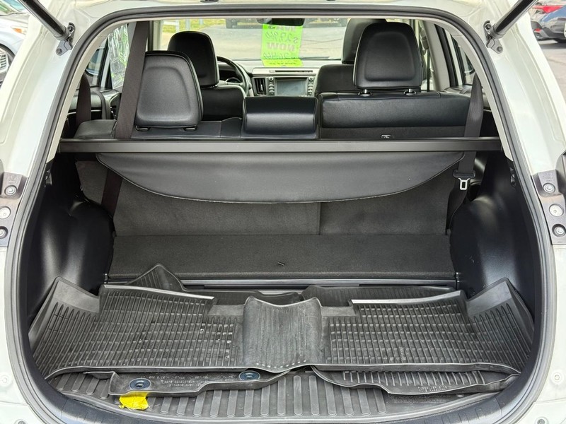 Toyota RAV4 Hybrid Vehicle Image 07