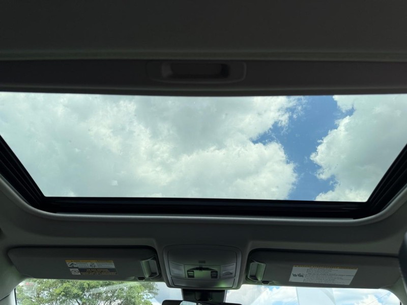 Toyota RAV4 Hybrid Vehicle Image 12