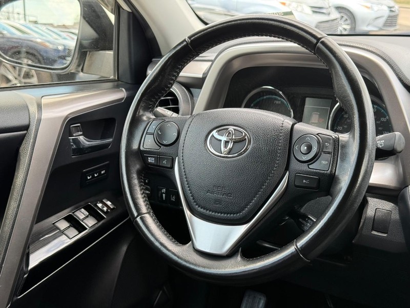 Toyota RAV4 Hybrid Vehicle Image 14