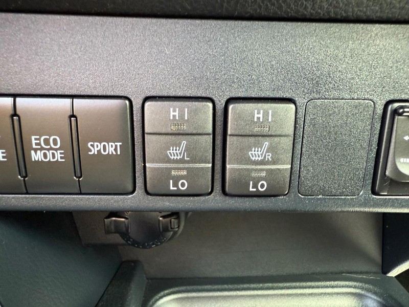 Toyota RAV4 Hybrid Vehicle Image 18
