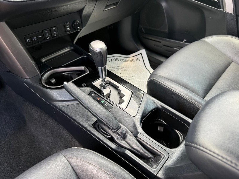 Toyota RAV4 Hybrid Vehicle Image 22