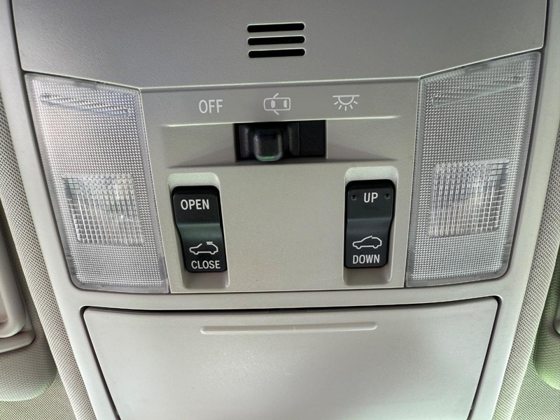 Toyota RAV4 Hybrid Vehicle Image 24