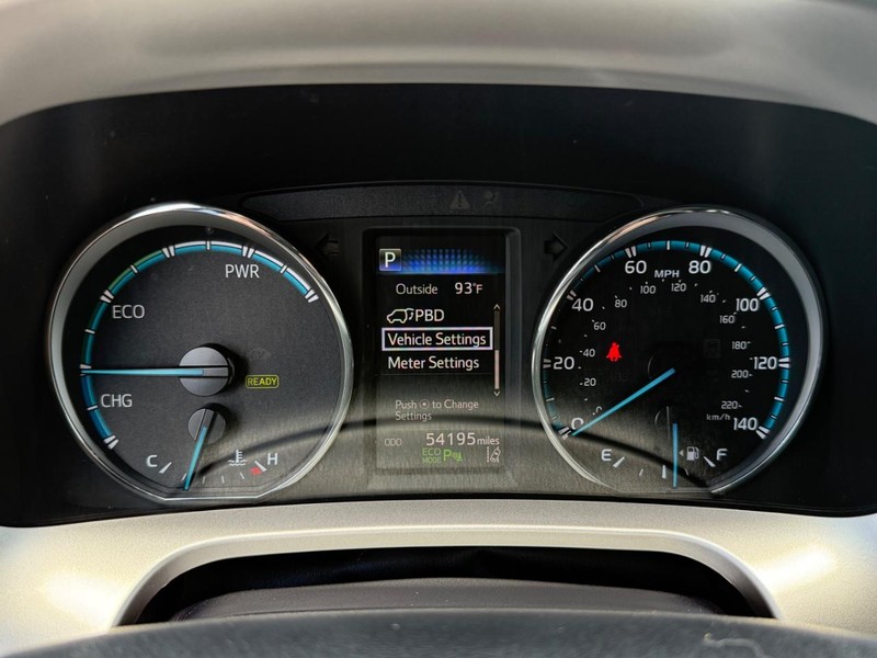 Toyota RAV4 Hybrid Vehicle Image 25