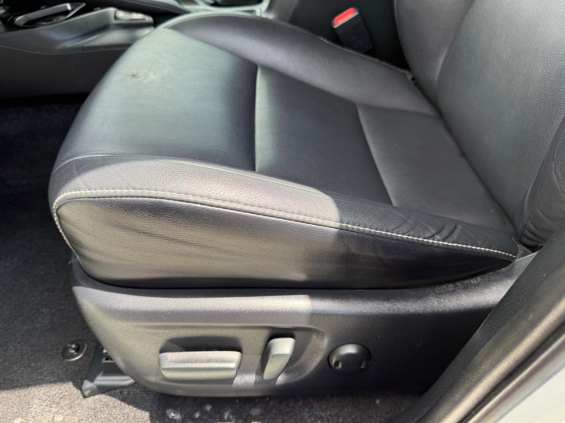 Toyota RAV4 Hybrid Vehicle Image 28