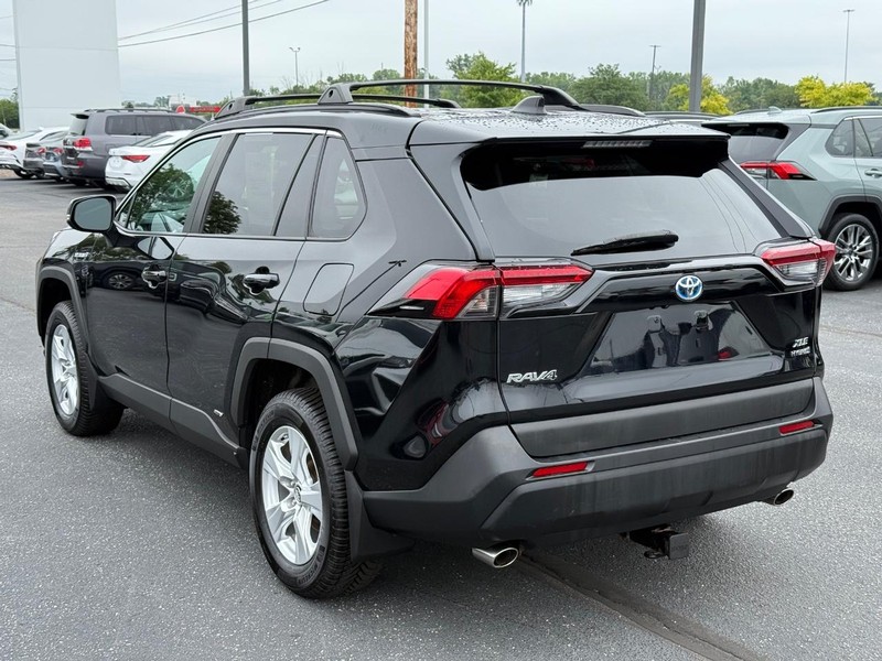 Toyota RAV4 Hybrid Vehicle Image 05