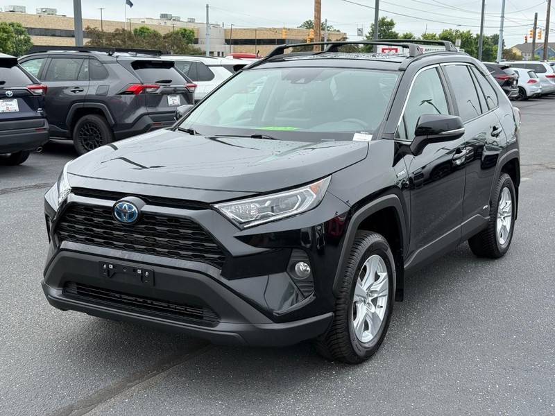 Toyota RAV4 Hybrid Vehicle Image 09