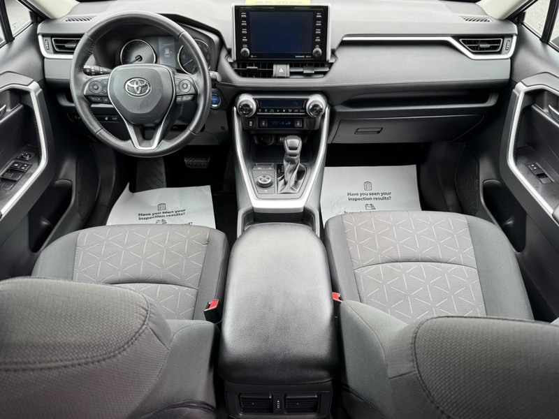 Toyota RAV4 Hybrid Vehicle Image 13