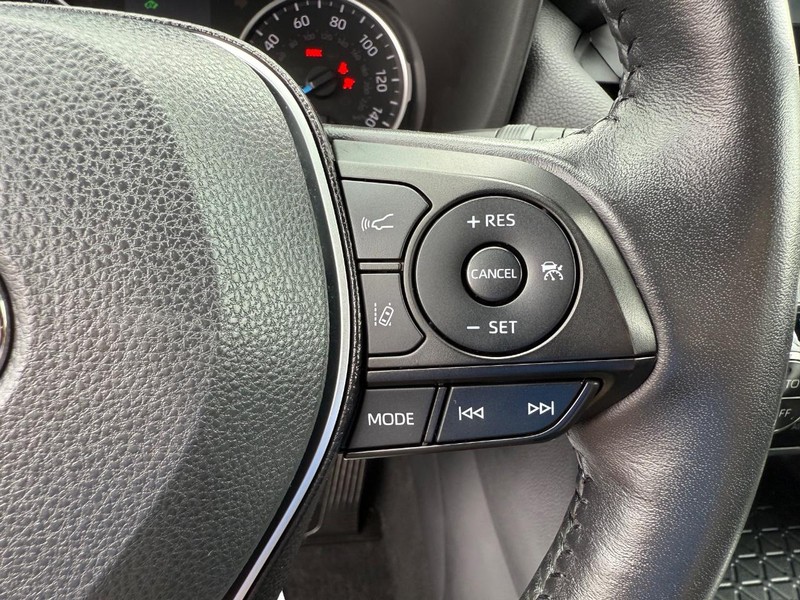Toyota RAV4 Hybrid Vehicle Image 16