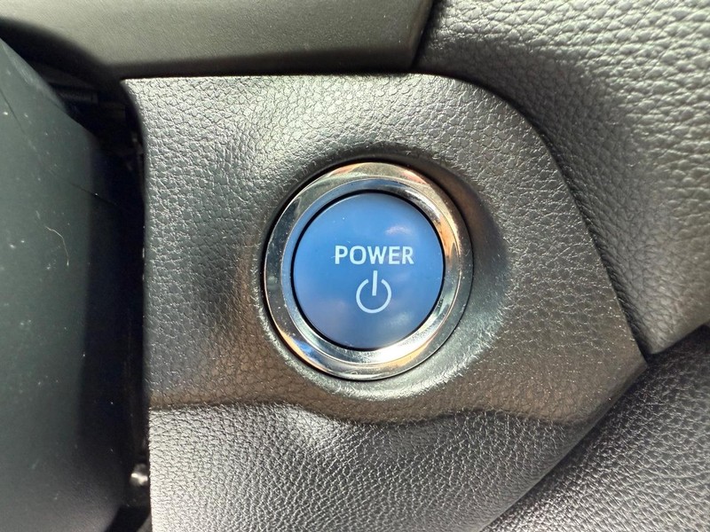 Toyota RAV4 Hybrid Vehicle Image 17