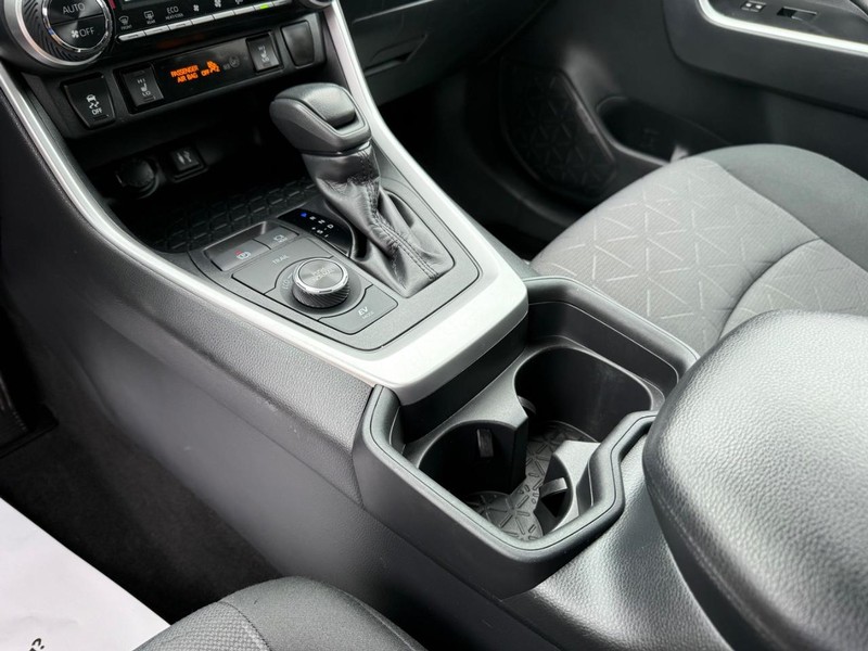 Toyota RAV4 Hybrid Vehicle Image 22