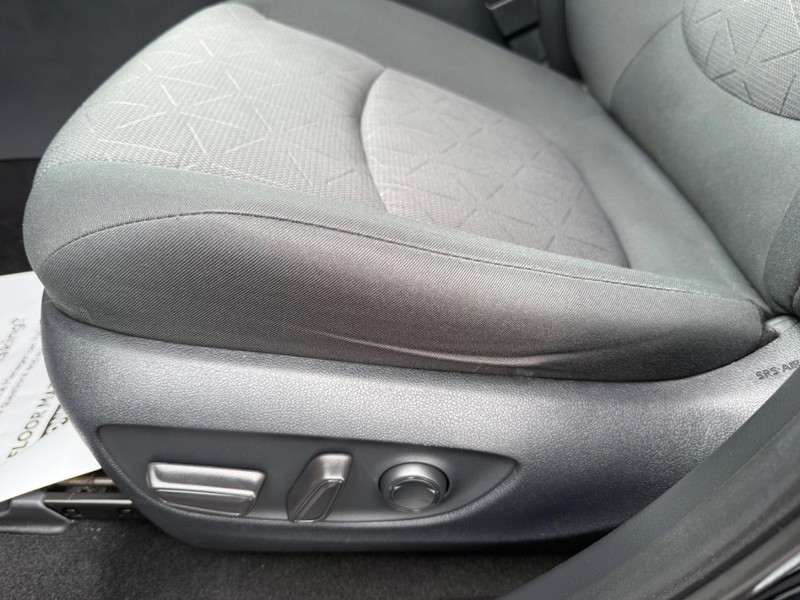 Toyota RAV4 Hybrid Vehicle Image 28