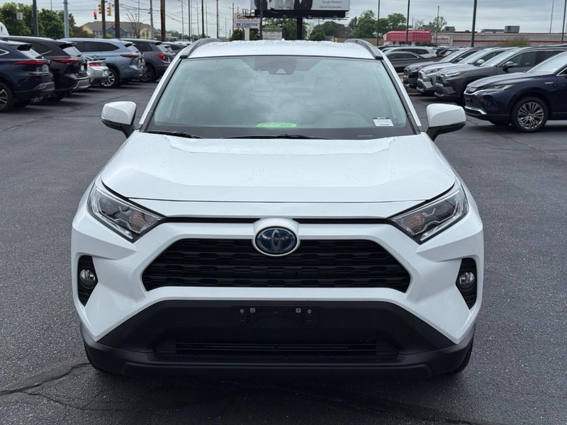Toyota RAV4 Hybrid Vehicle Image 09