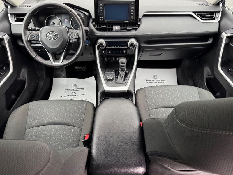 Toyota RAV4 Hybrid Vehicle Image 11