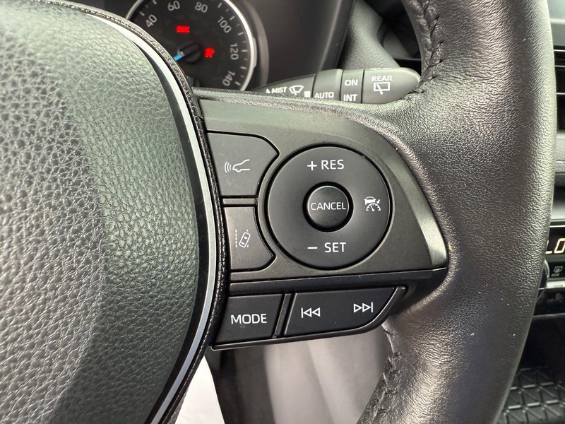 Toyota RAV4 Hybrid Vehicle Image 14