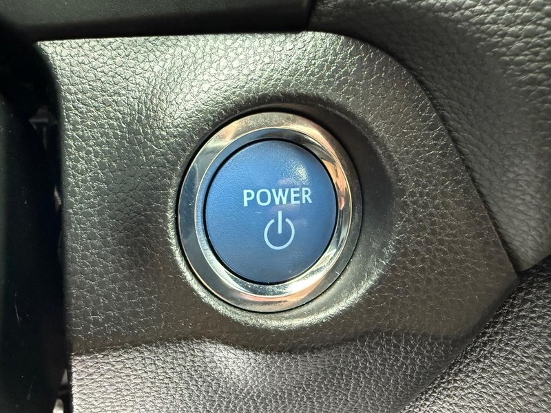 Toyota RAV4 Hybrid Vehicle Image 15