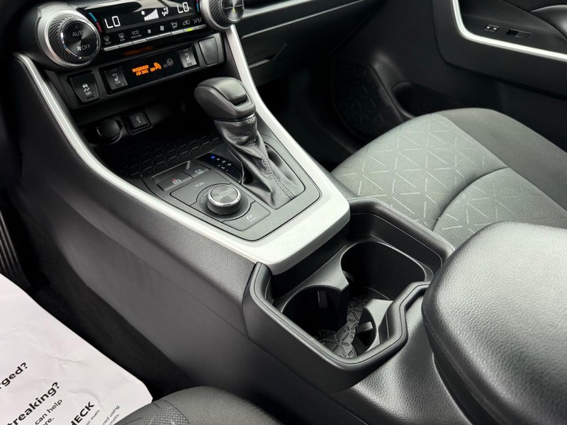 Toyota RAV4 Hybrid Vehicle Image 20