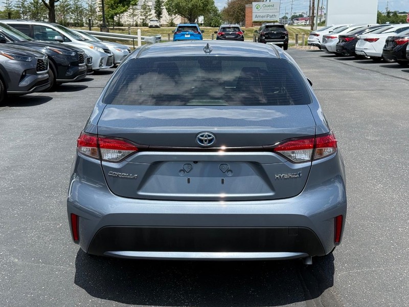 Toyota Corolla Hybrid Vehicle Image 04