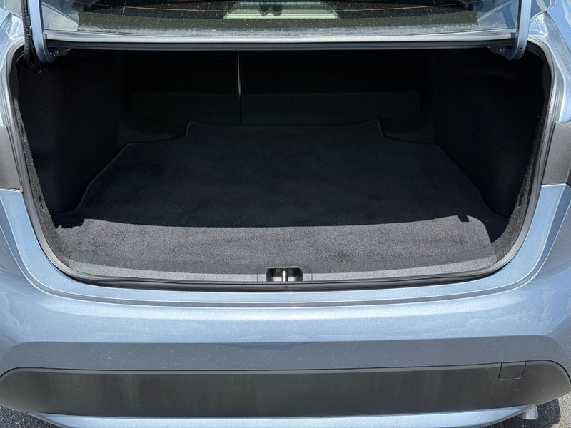 Toyota Corolla Hybrid Vehicle Image 07