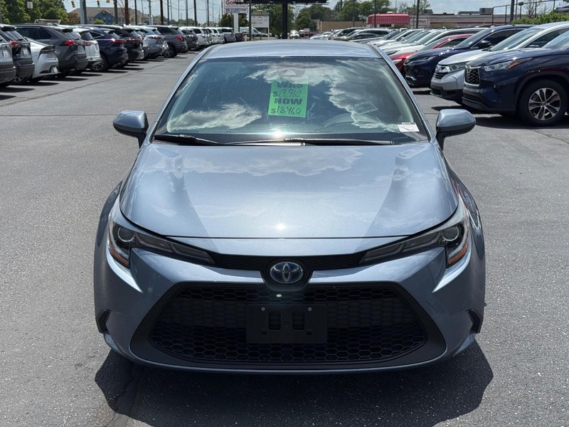 Toyota Corolla Hybrid Vehicle Image 09
