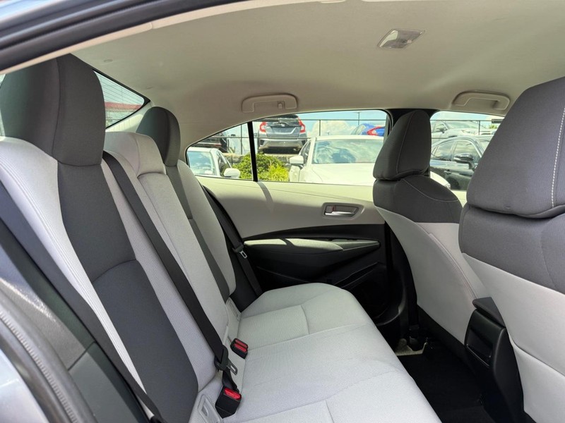 Toyota Corolla Hybrid Vehicle Image 10