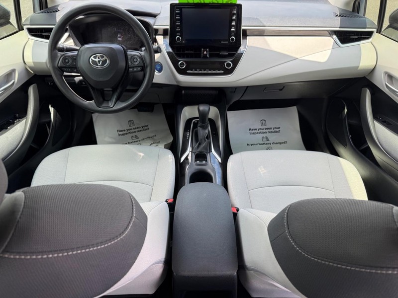 Toyota Corolla Hybrid Vehicle Image 11