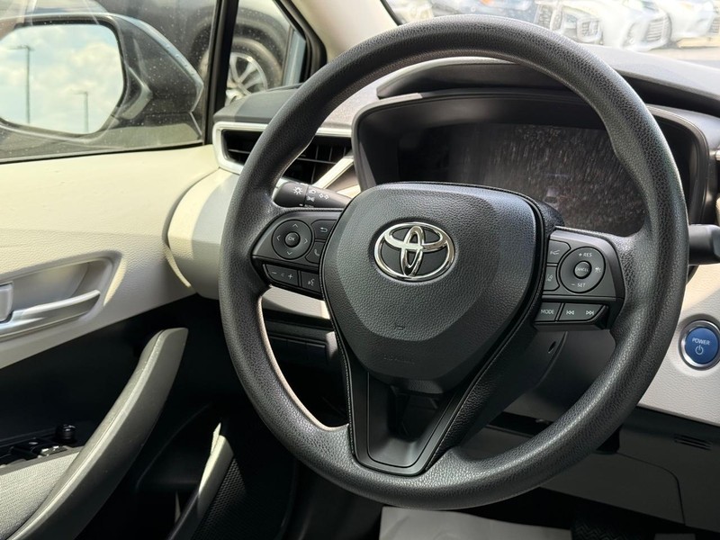 Toyota Corolla Hybrid Vehicle Image 12