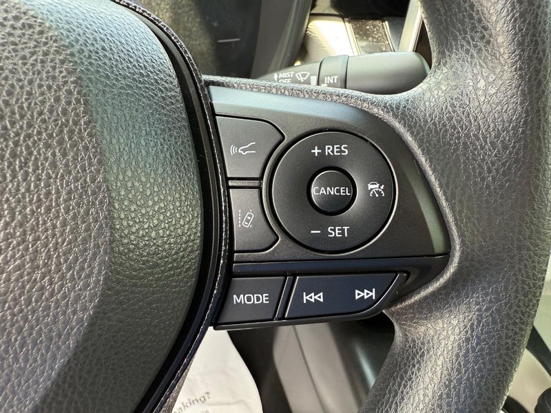 Toyota Corolla Hybrid Vehicle Image 14