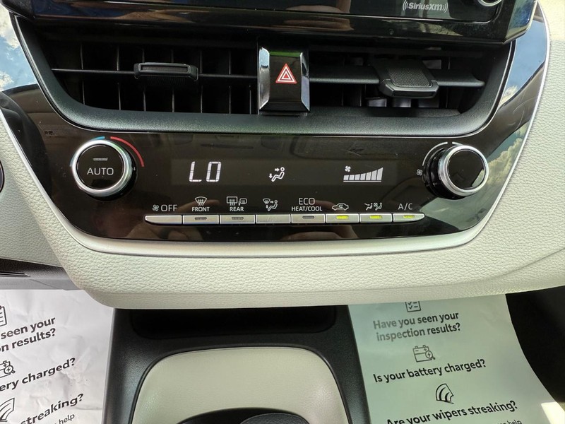 Toyota Corolla Hybrid Vehicle Image 18