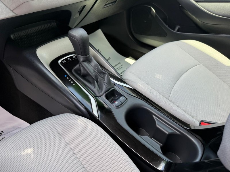 Toyota Corolla Hybrid Vehicle Image 19