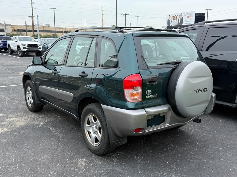 Toyota RAV4 Vehicle Image 03